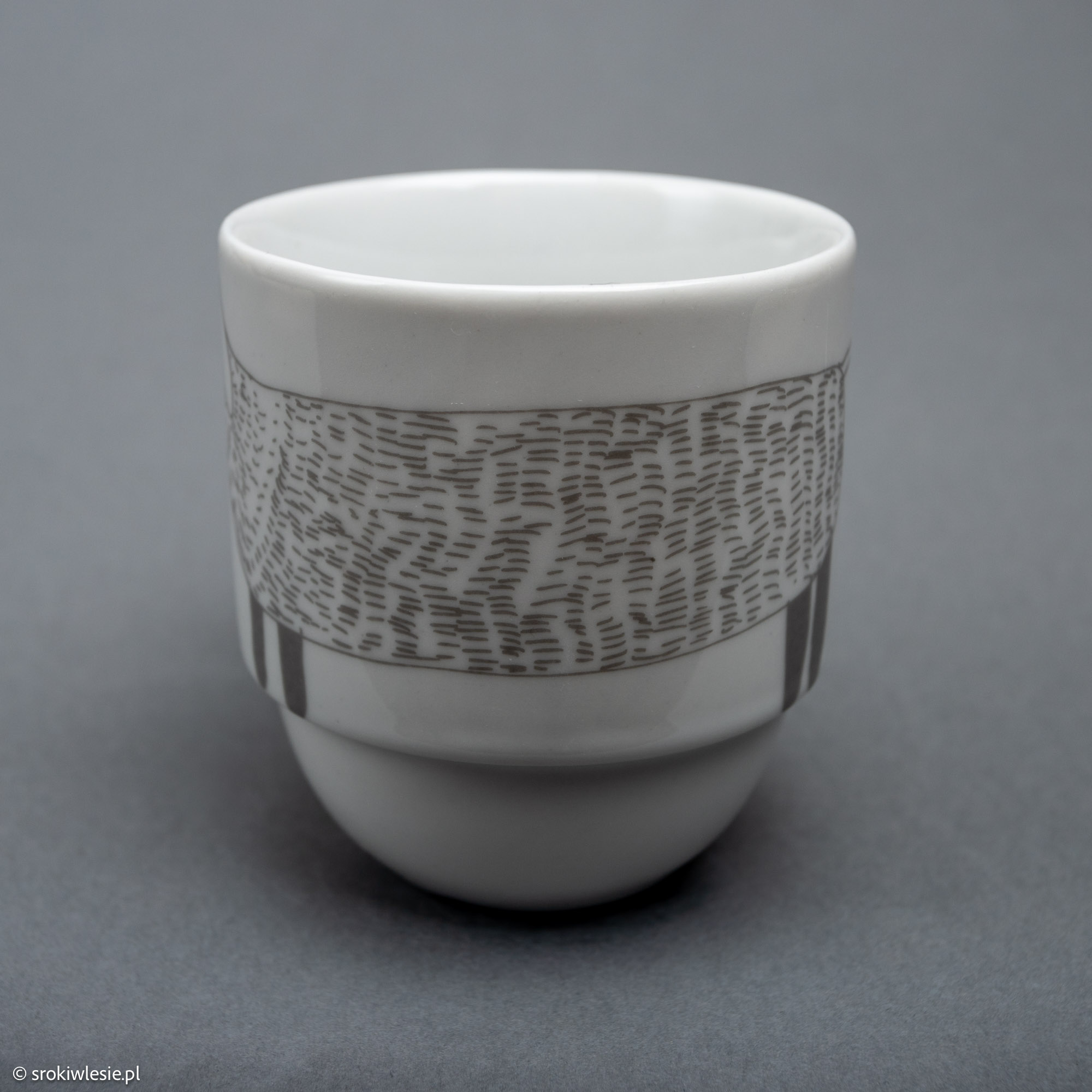 Porcelanowy kubek z srebrnym jamnikiem - obrazek 2