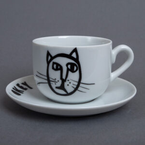 Filiżanka porcelanowa z kotem