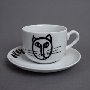Filiżanka porcelanowa z kotem